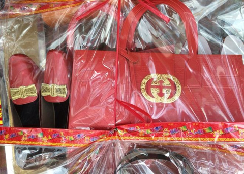 Gucci ra phiên bản... giấy cho người âm?