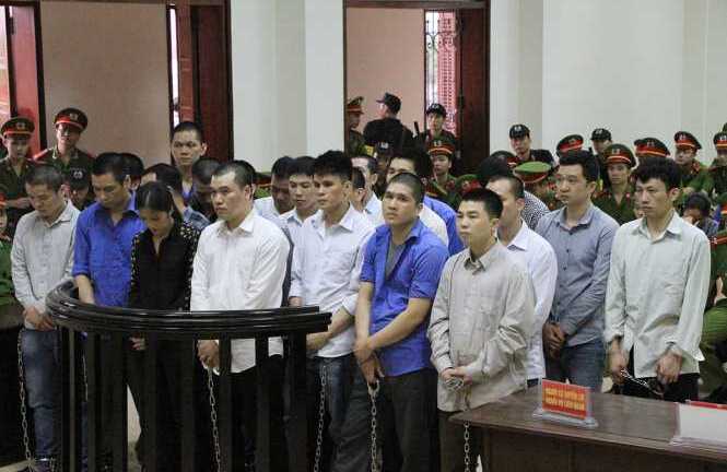 Tuyên án 22 bị cáo trong đường dây buôn lậu ô tô của Dũng 'mặt sắt'