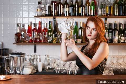 Top 10 nghề nghiệp sinh ra để dành cho các hot girl