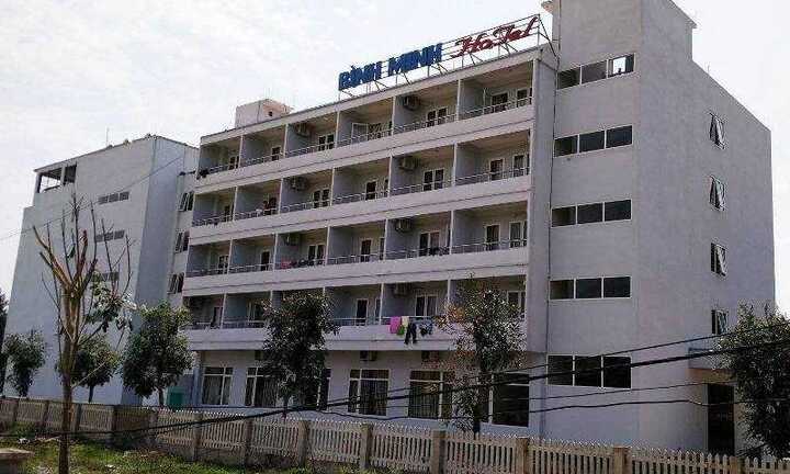 Khách mất đồ, chủ khách sạn hỏi 'ai làm chứng các anh mất đồ'