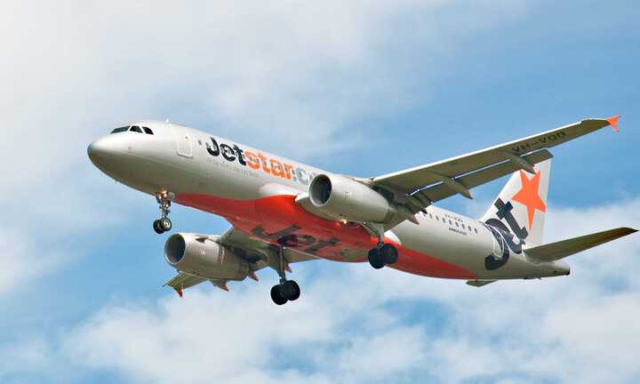 Thêm một bé trai nặng 3,4kg chào đời trên chuyến bay Jetstar