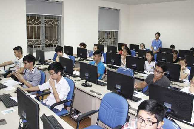 Điều chưa biết về 100 cán bộ ra đề thi vào Đại học Quốc gia Hà Nội