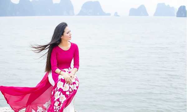 Quán quân Sao mai Lương Nguyệt Anh ra MV khóc thương với biển