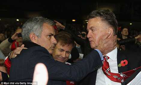 MU sẽ thay đổi: Bỏ Van Gaal, mời Mourinho, mua gấp dàn sao trăm triệu USD