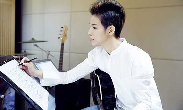 Vũ Cát Tường đẹp lãng tử, khoe sáng tác mới