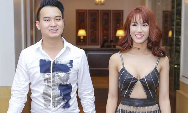 Diệp Lâm Anh đầy quyến rũ bên người yêu kém tuổi