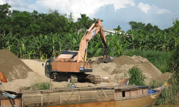 Khởi tố 5 cán bộ phá chòi canh đầm tôm của người tố cáo 'cát tặc'