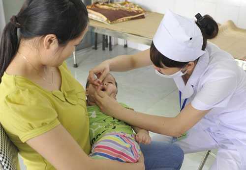 Khẩn cấp ngừng sử dụng vắc xin bại liệt uống OPV