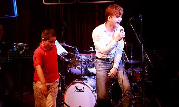 Nathan Lee bất ngờ khi có vũ công nhí ngoài dự kiến