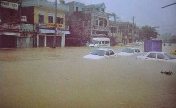 Chuyên gia thời tiết lo ngại ‘đại hồng thủy’ năm 1999 sẽ tái hiện ở miền Trung