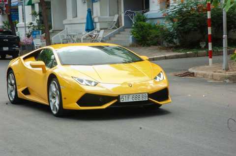 Hậu tăng lương, Cường Đôla mạnh tay tậu siêu xe Lamborghini Huracan giá 13,3 tỷ
