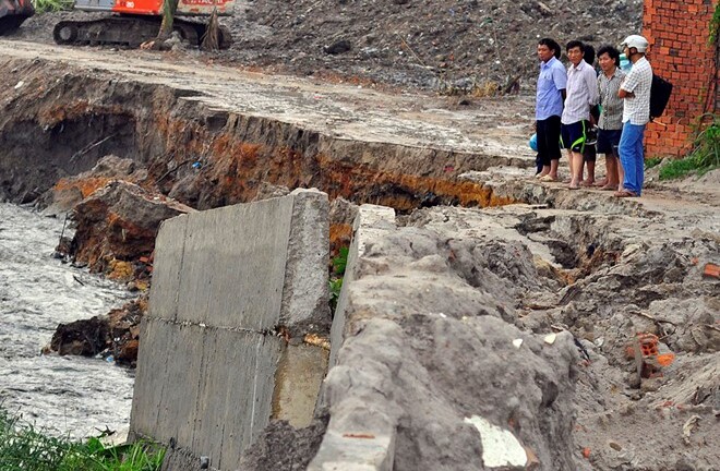 Bờ kè tiền tỷ vừa nghiệm thu đã đổ sập: Công an vào cuộc điều tra