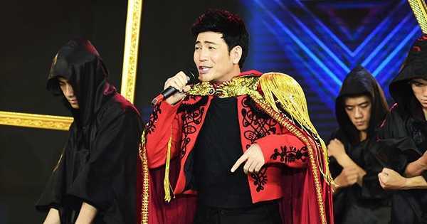 Quách Thành Danh 'vác' áo choàng 7kg của Đàm Vĩnh Hưng lên sân khấu