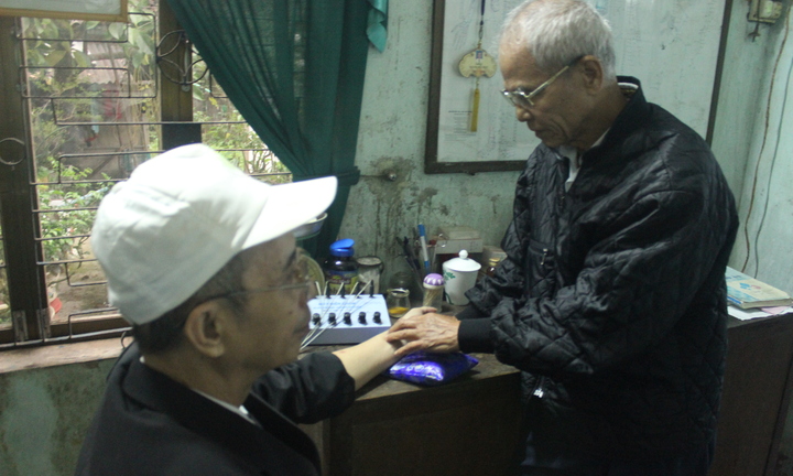 'Bí kíp' trị thận hư bằng cây dại của ông lang xứ Huế