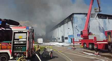 Video: Kho hàng sát Trung tâm thương mại lớn nhất của người Việt ở Đức cháy ngùn ngụt