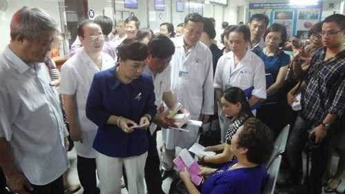 Bác sỹ bị tố nhận 3,2 triệu đồng của bệnh nhân bị kỷ luật