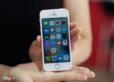iPhone SE chính hãng ế ẩm trong ngày đầu lên kệ ở Việt Nam