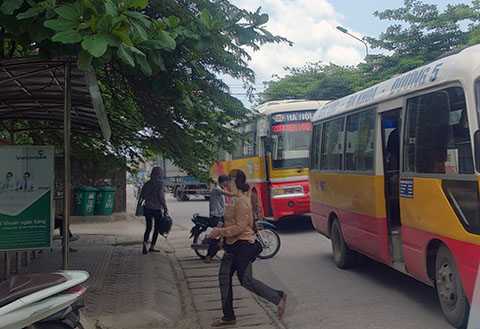 Đi xe bus lên Hà Nội, tỉnh dậy ở giữa rừng biên giới: Thiếu nữ trốn thoát khỏi tay bọn bắt cóc thế nào?