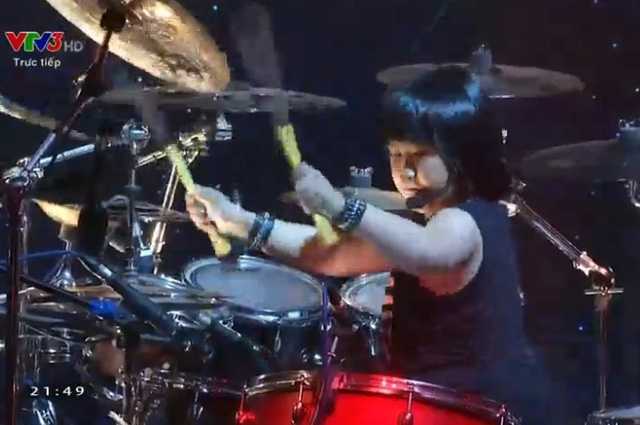 ‘Thiên hạ đệ nhất trống’ Trọng Nhân lên ngôi quán quân Vietnam’s Got Talent 2016