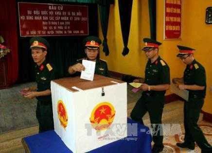 Rộn ràng bầu cử sớm ở huyện đảo Trường Sa