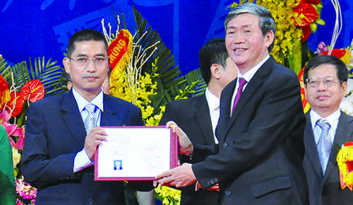 Giáo sư trẻ nhất Việt Nam nhận giải thưởng Tạ Quang Bửu 2016