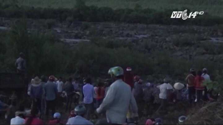 Clip: Cưa bom lấy thuốc nổ, 3 người chết ở Phú Yên