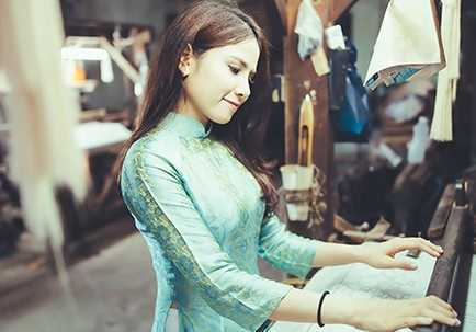 Nữ thủ khoa ĐH Văn hoá xinh đẹp trở thành MC Đài tiếng nói Việt Nam