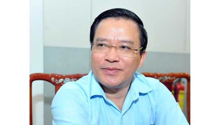 'Có người ứng cử hứa nếu trúng cử sẽ ủng hộ cử tri tiền để làm công trình phúc lợi này kia'