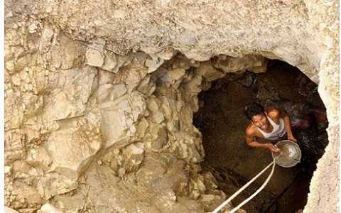 Cảm động câu chuyện người đàn ông đào giếng 40 ngày tìm nước cho vợ