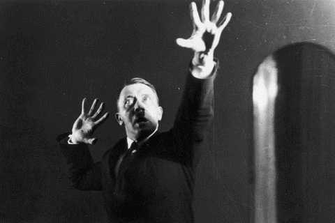 Những hình ảnh kín đáo Hitler muốn giấu cả thế giới