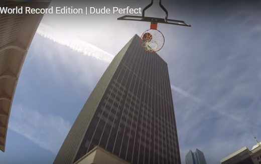 Video: Pha ném bóng rổ 'thần sầu' từ độ cao 162m