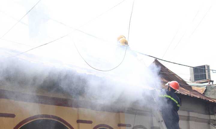 Chủ tịch Đà Nẵng trực tiếp đến hiện trường vụ cháy chỉ đạo khắc phục