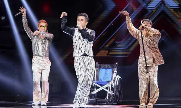 Nhân tố bí ẩn: Yanbi ngồi xe lăn lên sân khấu biểu diễn vẫn bị loại