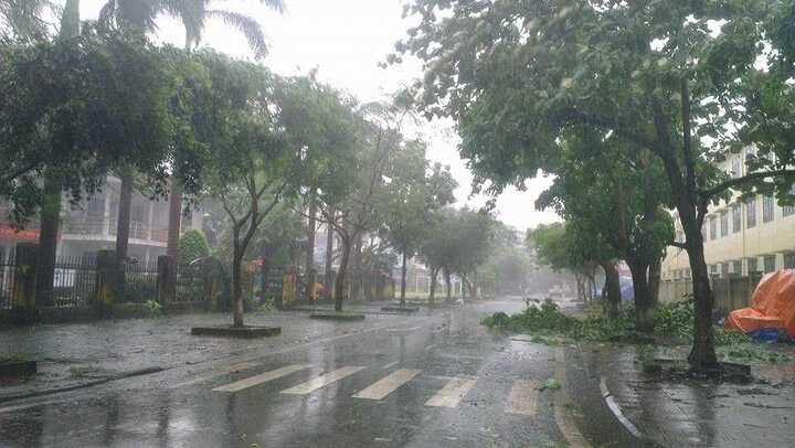 Miền Bắc mưa dông trên diện rộng, đề phòng thời tiết nguy hiểm