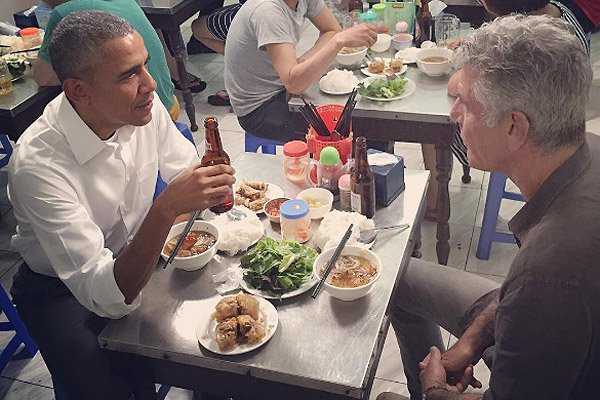 Clip: Truyền thông quốc tế xôn xao về bữa tối 6 USD của ông Obama ở Hà Nội