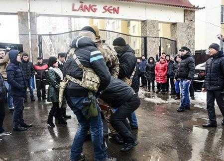 Thứ trưởng Ngoại giao làm việc với Đại sứ Ukraine về vụ việc Làng Sen, Odessa