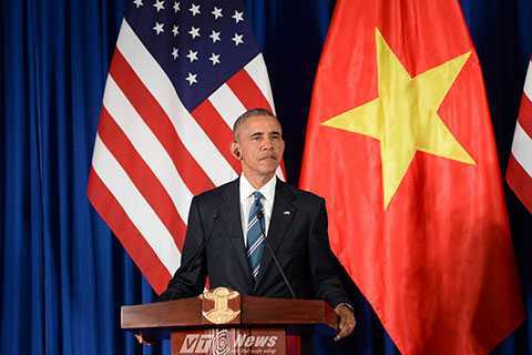 Kinh tế Việt Nam sau những chuyến đi của Tổng thống Bill Clinton và Barack Obama