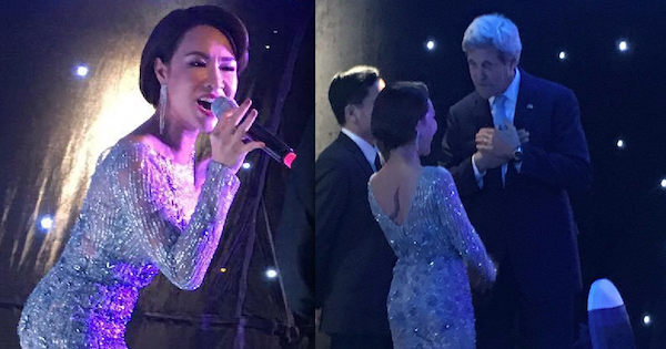 Uyên Linh được mời trò chuyện sau khi hát tặng ông John Kerry