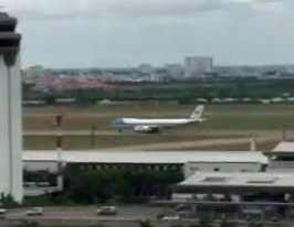 Clip: Air Force One cất cánh đưa Tổng thống Obama sang Nhật Bản