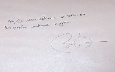 Tổng thống Obama đã ghi gì trong sổ lưu niệm tại nhà sàn Hồ Chủ tịch