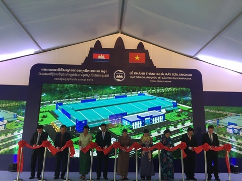 Vinamilk khánh thành nhà máy sữa đầu tiên tại Campuchia