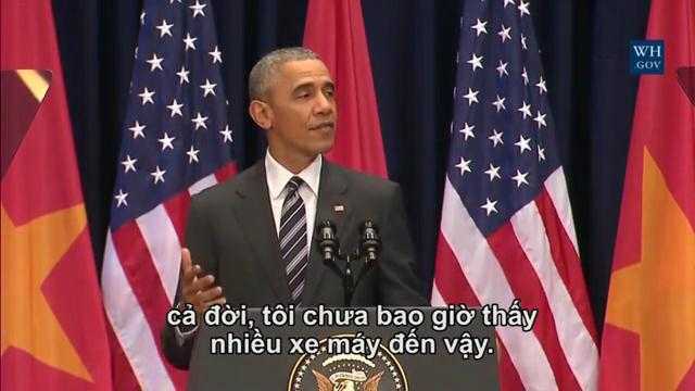 Tổng thống Obama: 'Cả đời tôi chưa bao giờ thấy nhiều xe máy đến thế'