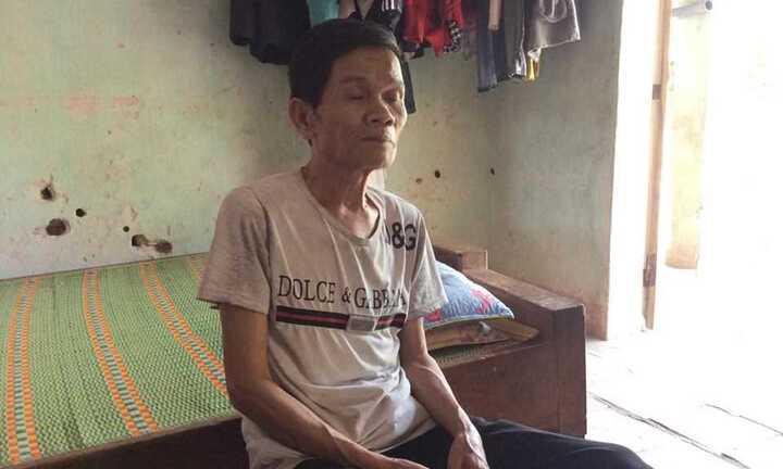 Người cha 'chết lặng' nhìn sự sống con trai bị rút ngắn từng ngày