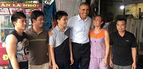 Ông Obama đã nói gì khi ghé quán trà đá vỉa hè Hà Nội?
