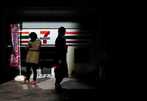 Đánh cắp 13 triệu USD từ ATM trong 2 giờ