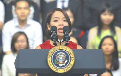 Tổng thống Obama nhất định ký tên vào bài phát biểu của MC Việt