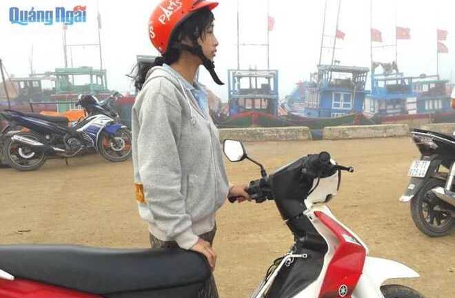 Nữ xe ôm 9X trên đảo Lý Sơn