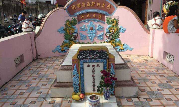 Bí ẩn hai ngôi mộ cổ chứa vàng ròng trong ngôi đình ở Biên Hòa