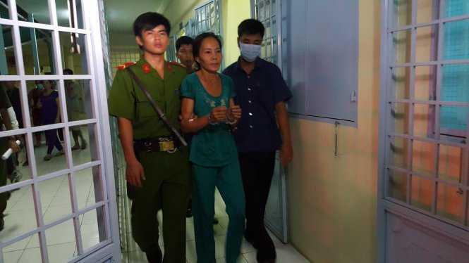 Bắt giam kẻ đâm dao xuyên đầu bé trai 12 ngày tuổi