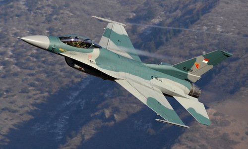 Indonesia dùng máy bay đánh thức người dân dậy ăn sáng